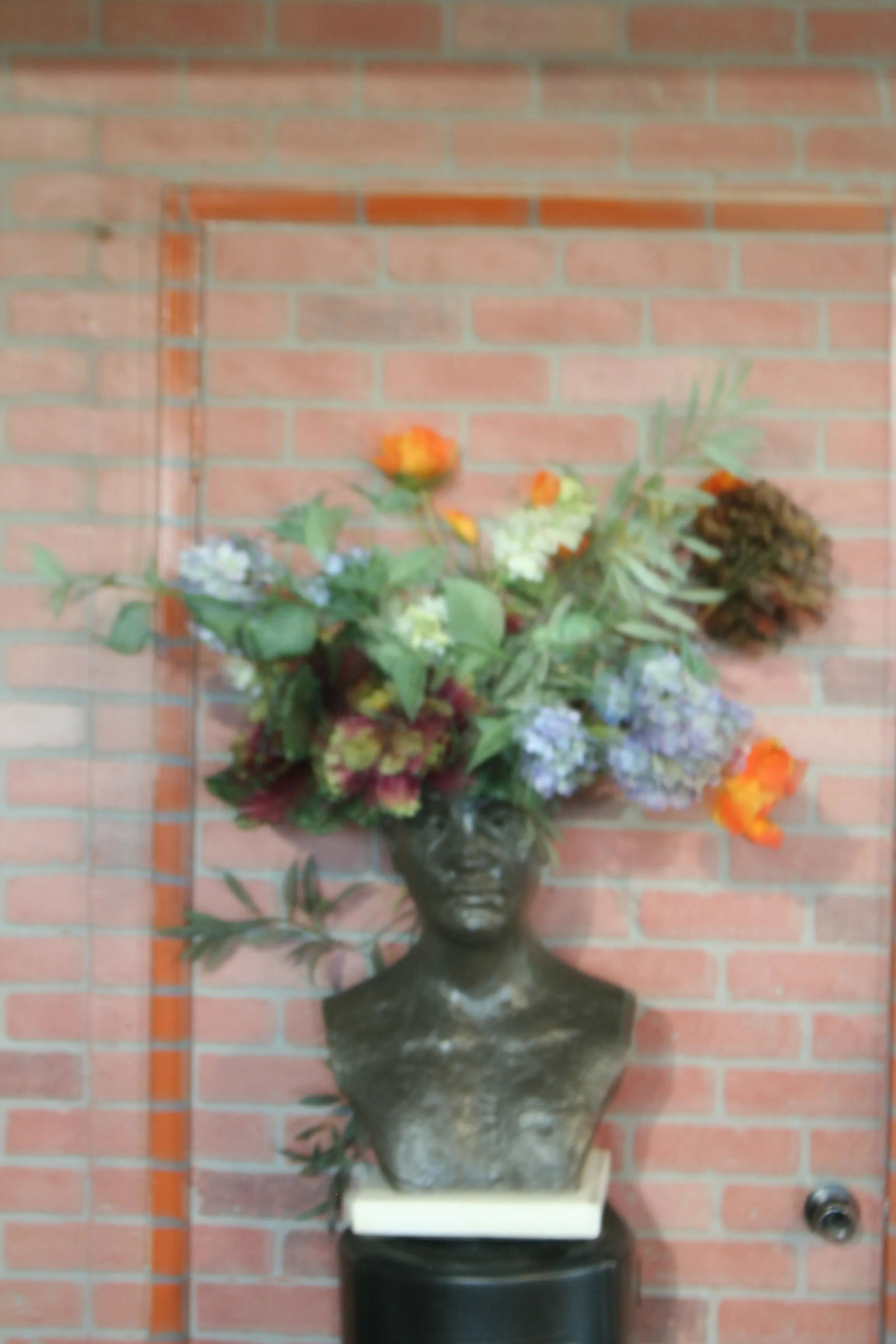 Early 21st Century Ztianee Cast Iron Bust - 8