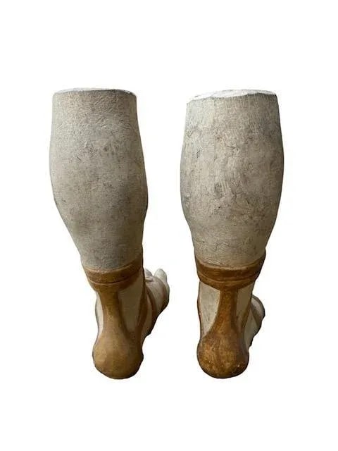 18th Century Pair of Baroque Wood Carved Madonna Saint Feet - 2