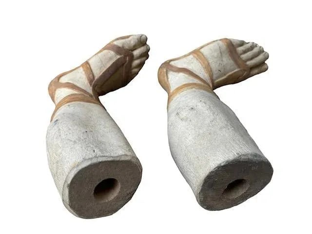 18th Century Pair of Baroque Wood Carved Madonna Saint Feet - 6