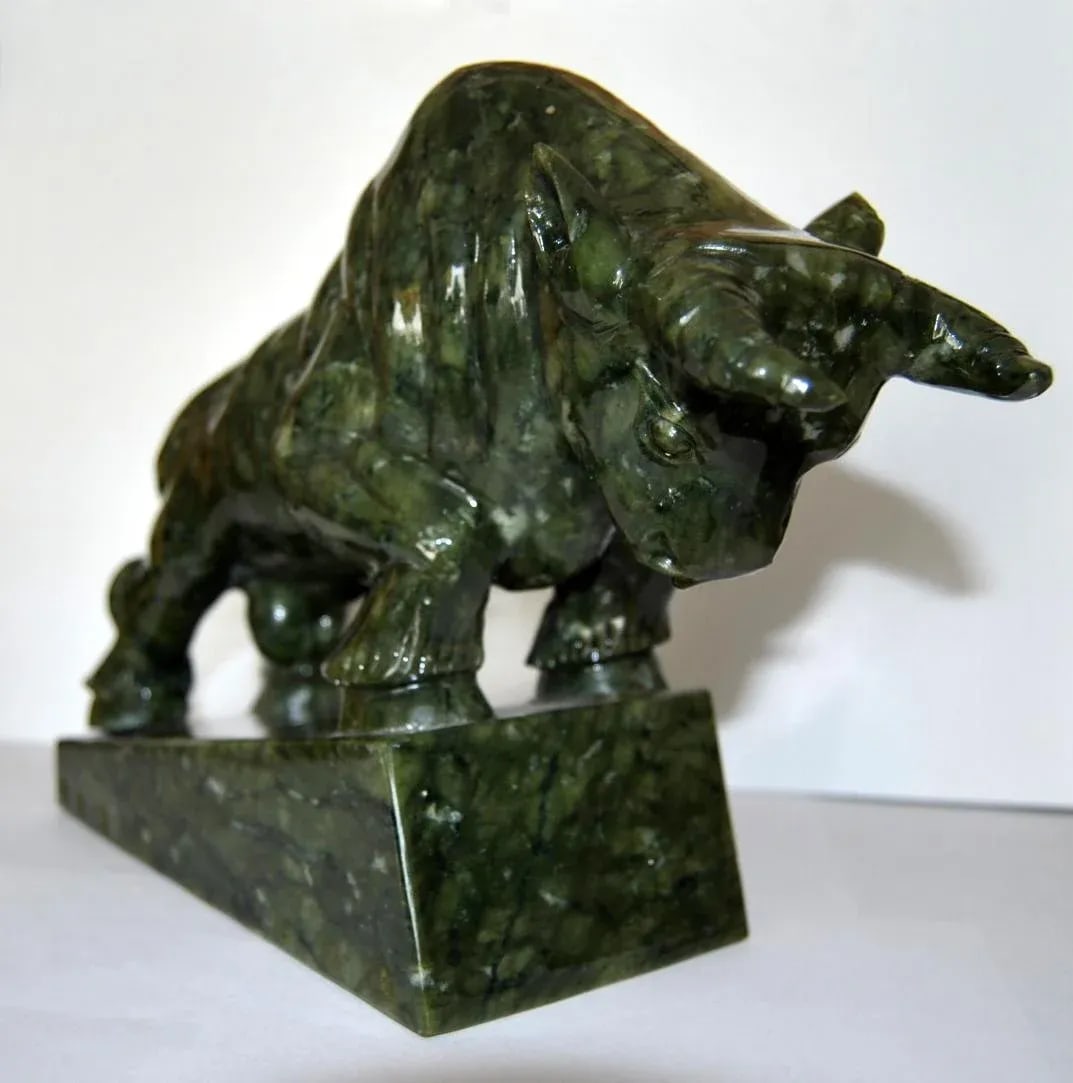 1930s Spinach Jade Charging Bull Oxen Statuette Figurine on Pedestal - 3