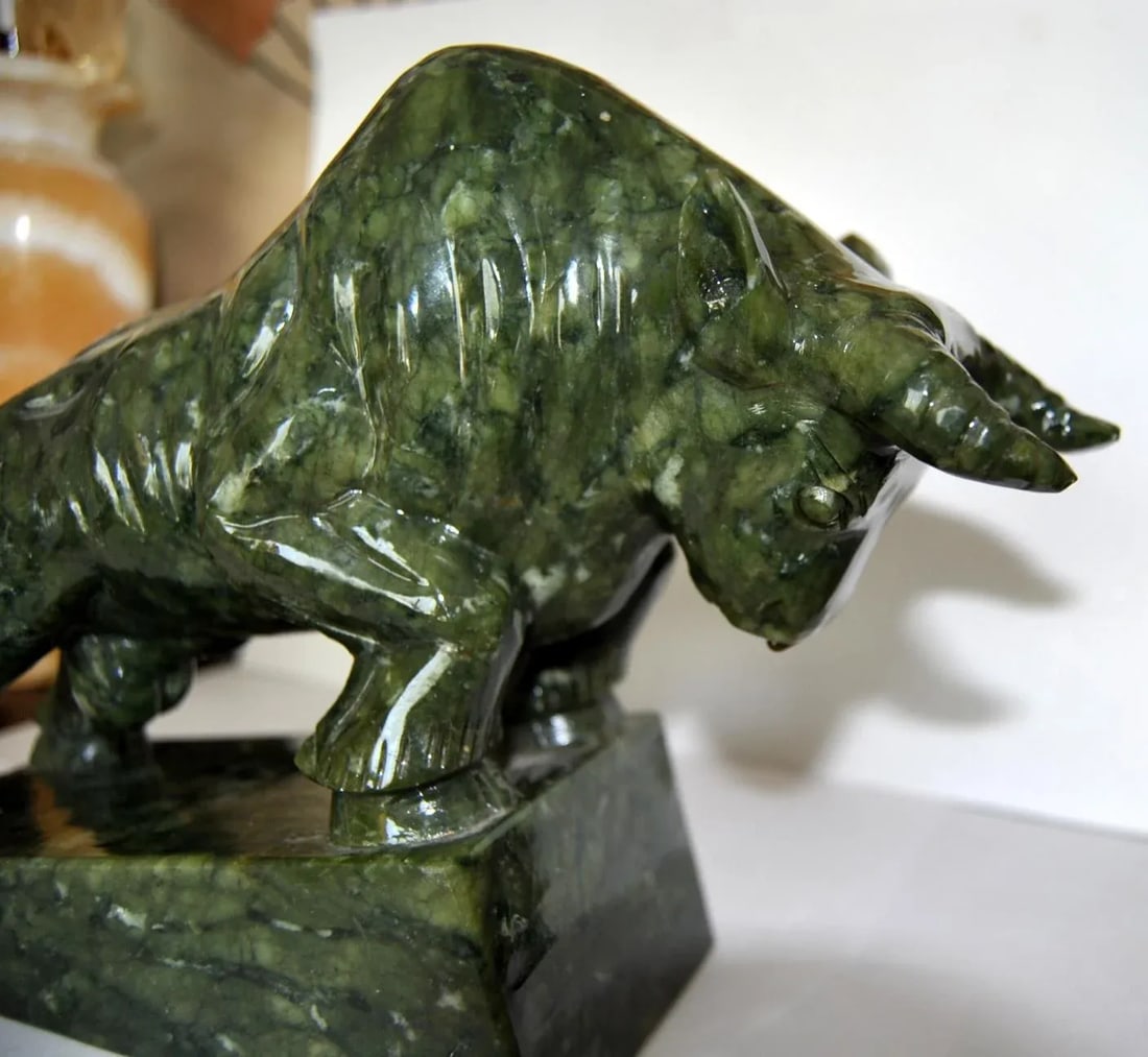 1930s Spinach Jade Charging Bull Oxen Statuette Figurine on Pedestal - 8