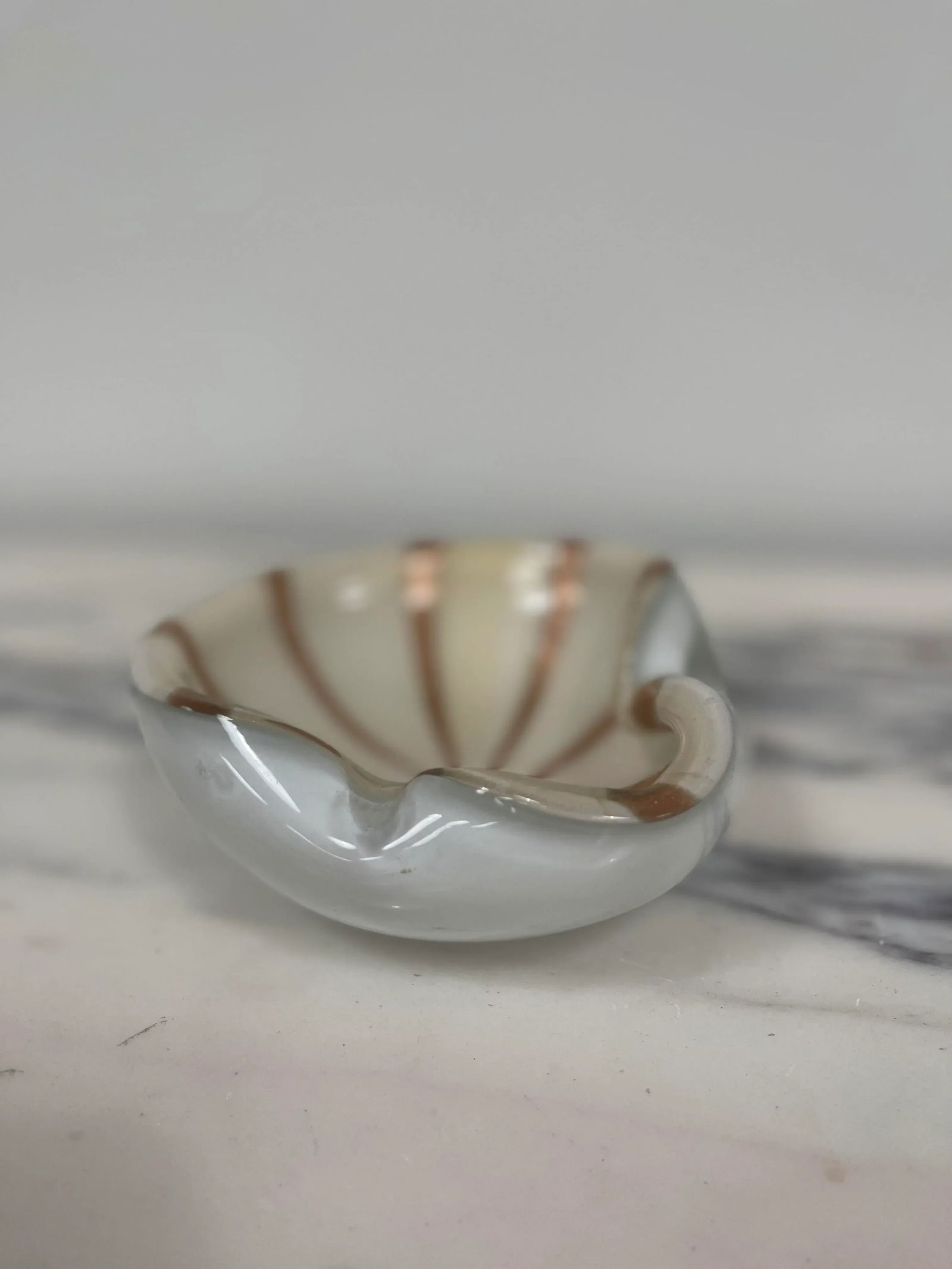 Circus Barbini 1950's Murano Attributed Glass Gold and Cream Bowl - 2