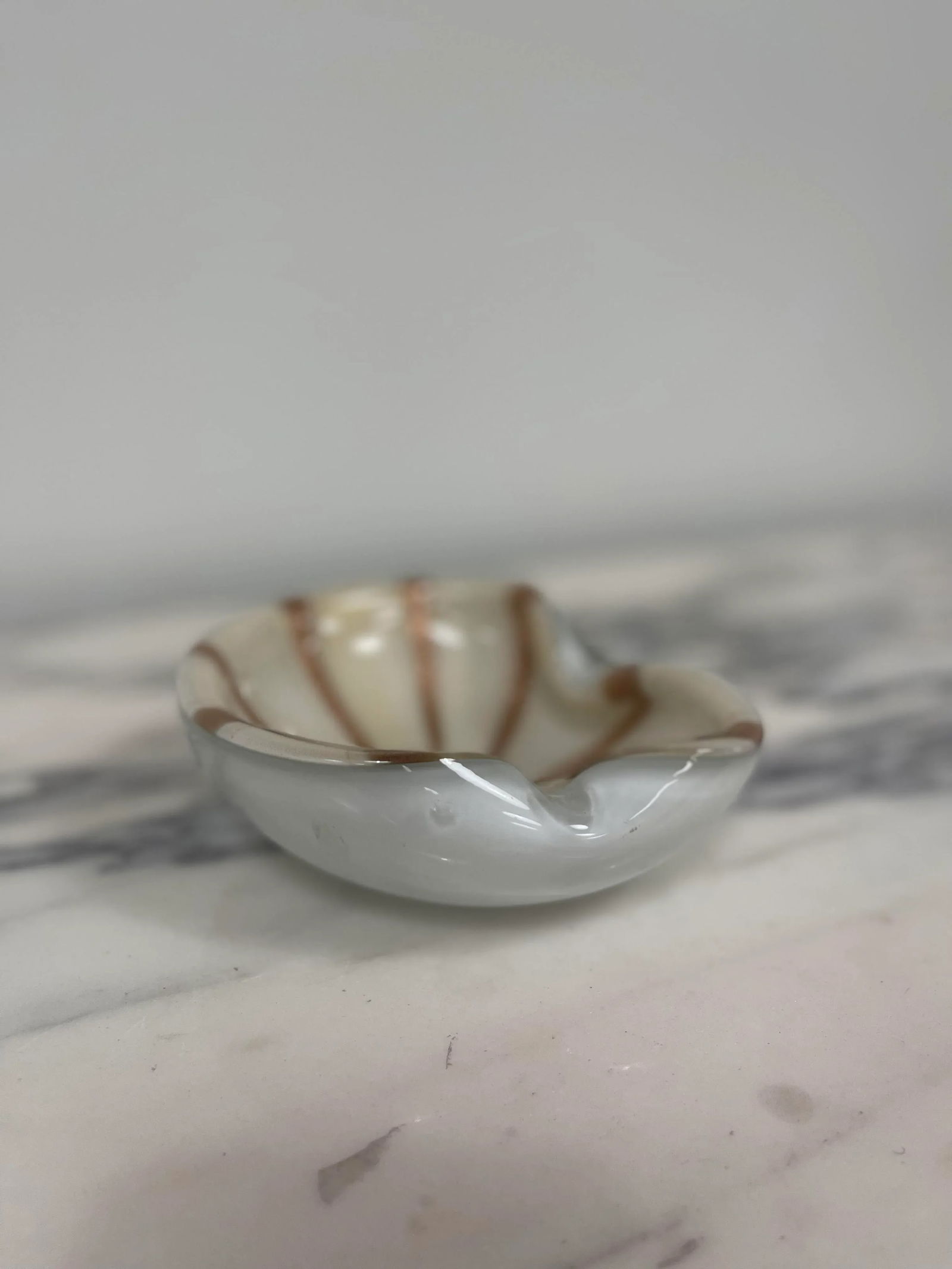 Circus Barbini 1950's Murano Attributed Glass Gold and Cream Bowl - 6