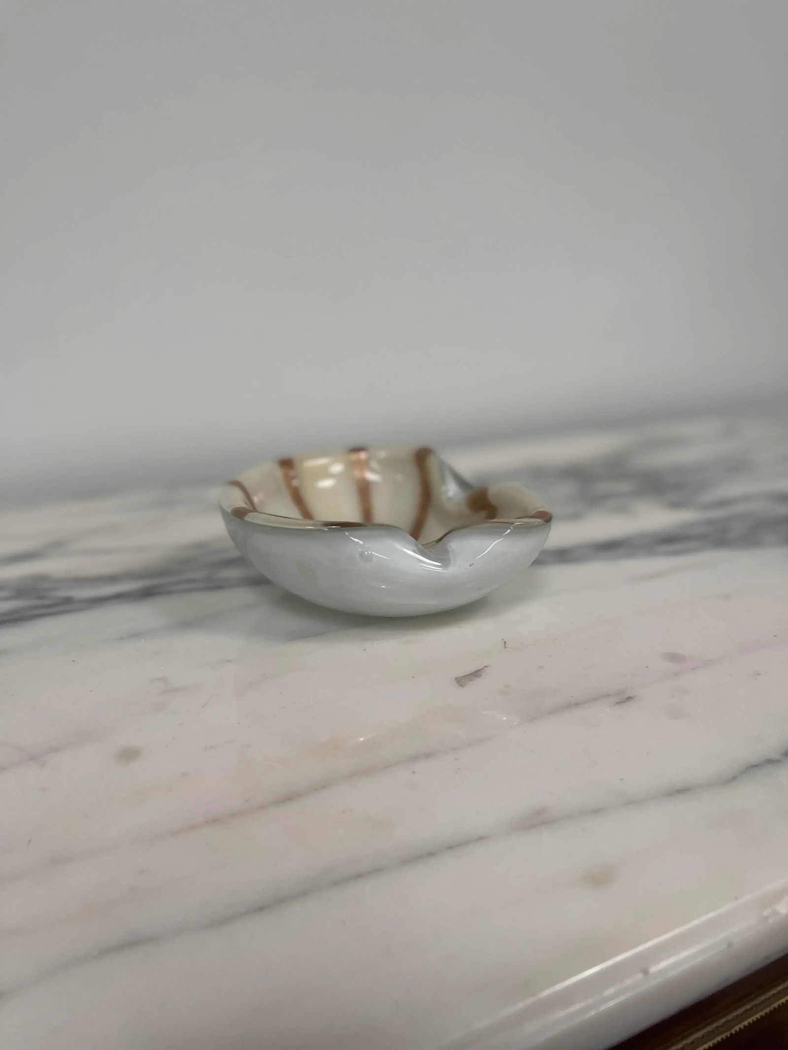 Circus Barbini 1950's Murano Attributed Glass Gold and Cream Bowl - 8