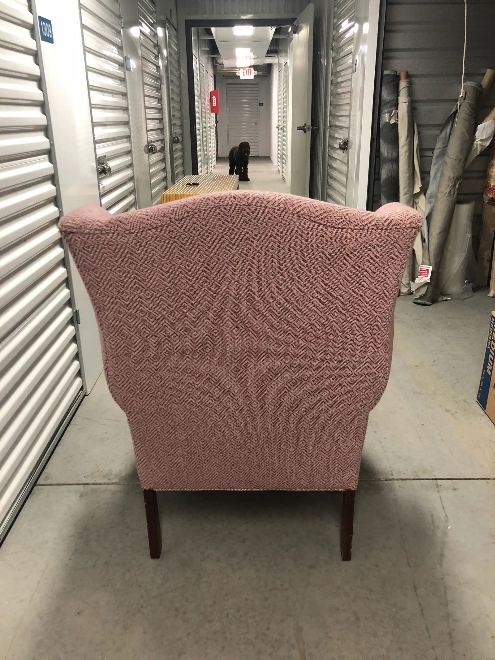 1990s Traditional Pink Wingback Chair - 4