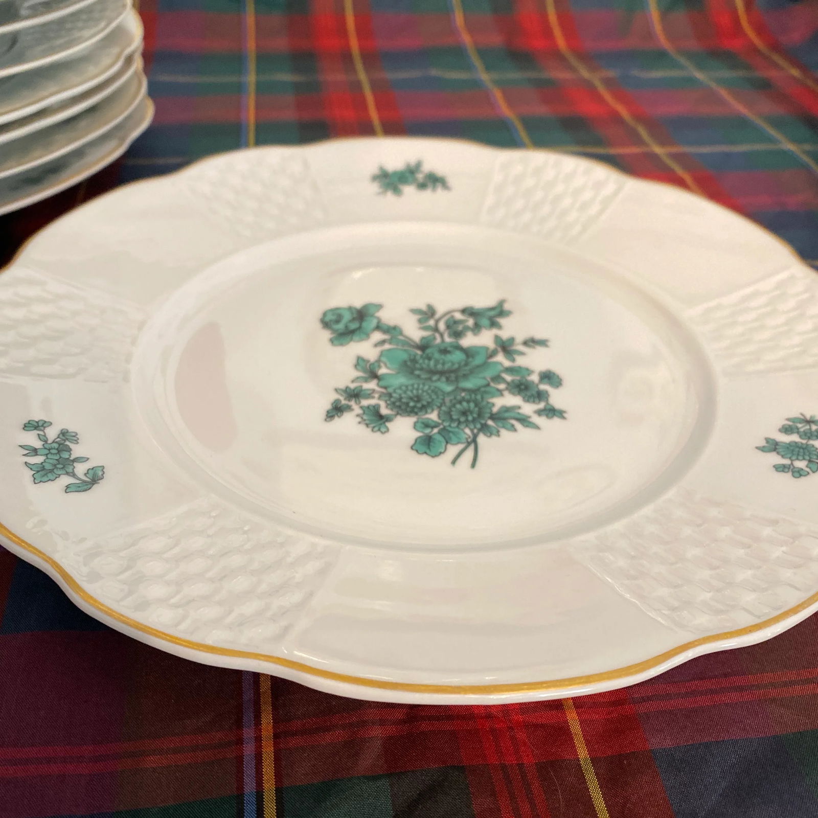 Vintage Mottahedeh Vista Alegre Emerald Green Floral Plates- Set of 17 - 3