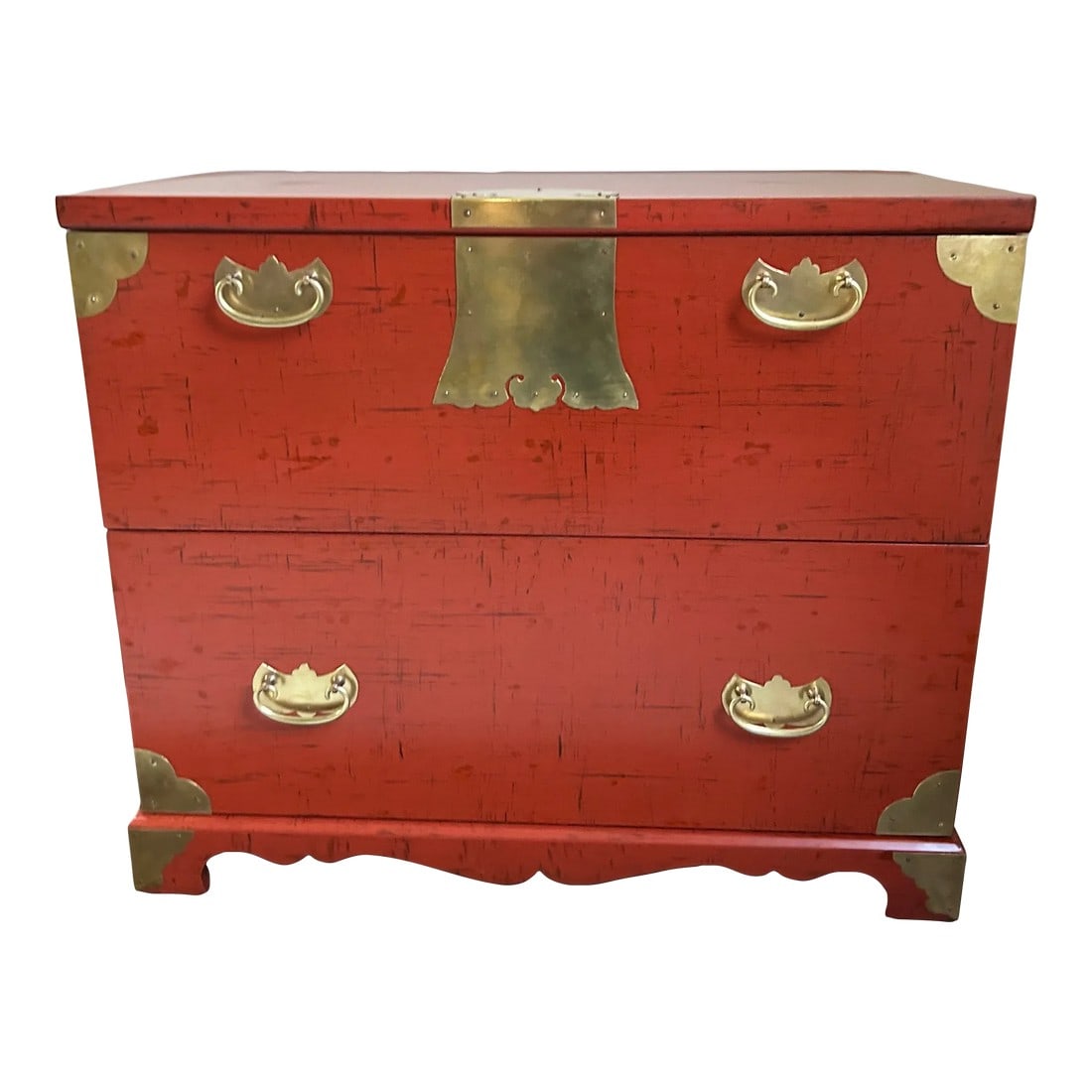 1970s Vintage Chest of Drawers by Baker Furniture: Chest of drawers by Baker furniture company w brass pulls, great condition Condition: Alterations: Original Condition Unaltered Imperfections: Some Imperfections Condition Notes: no imperfections Dime