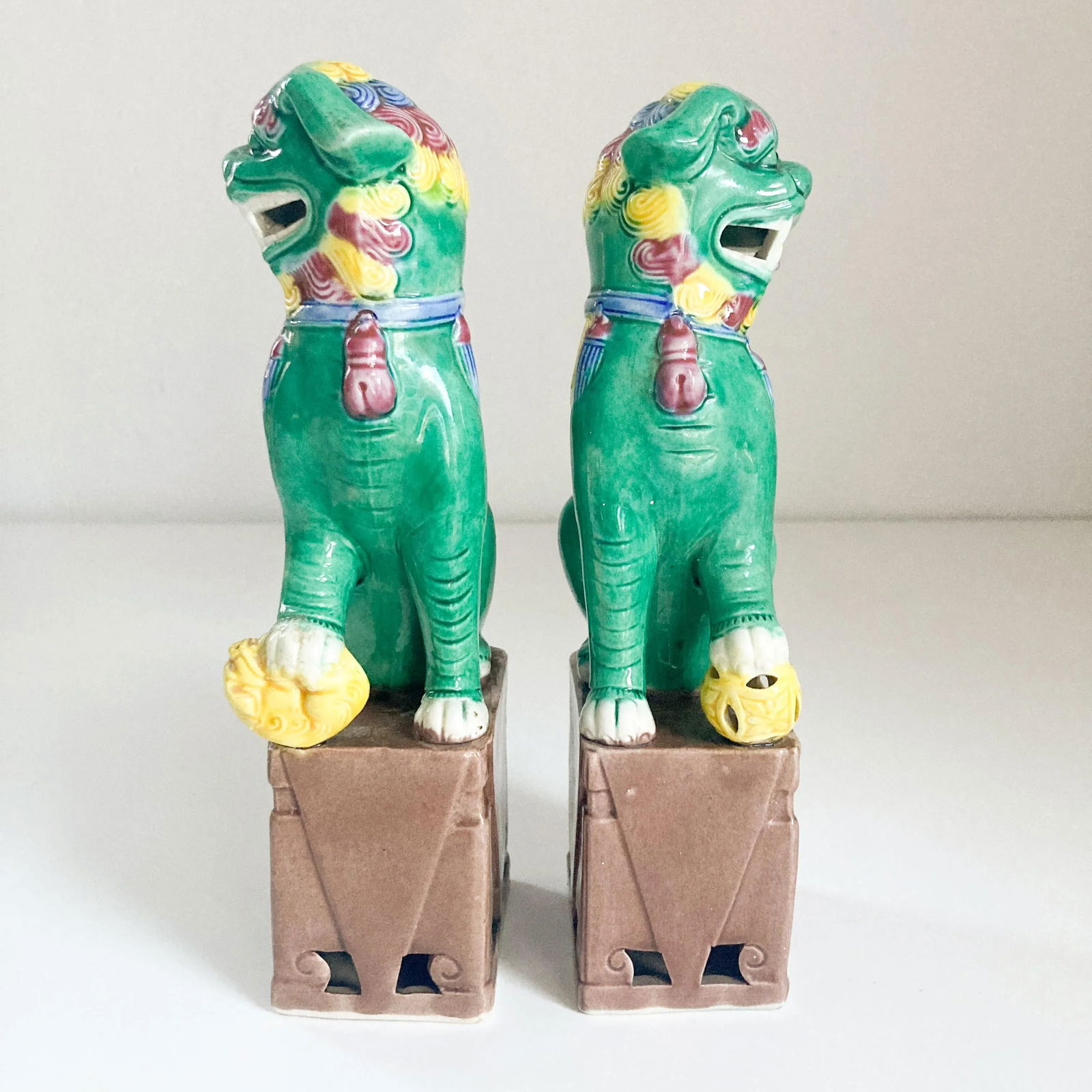 1940's Famille Verte Style Ceramic Foo Dog Figurine Pair - 4