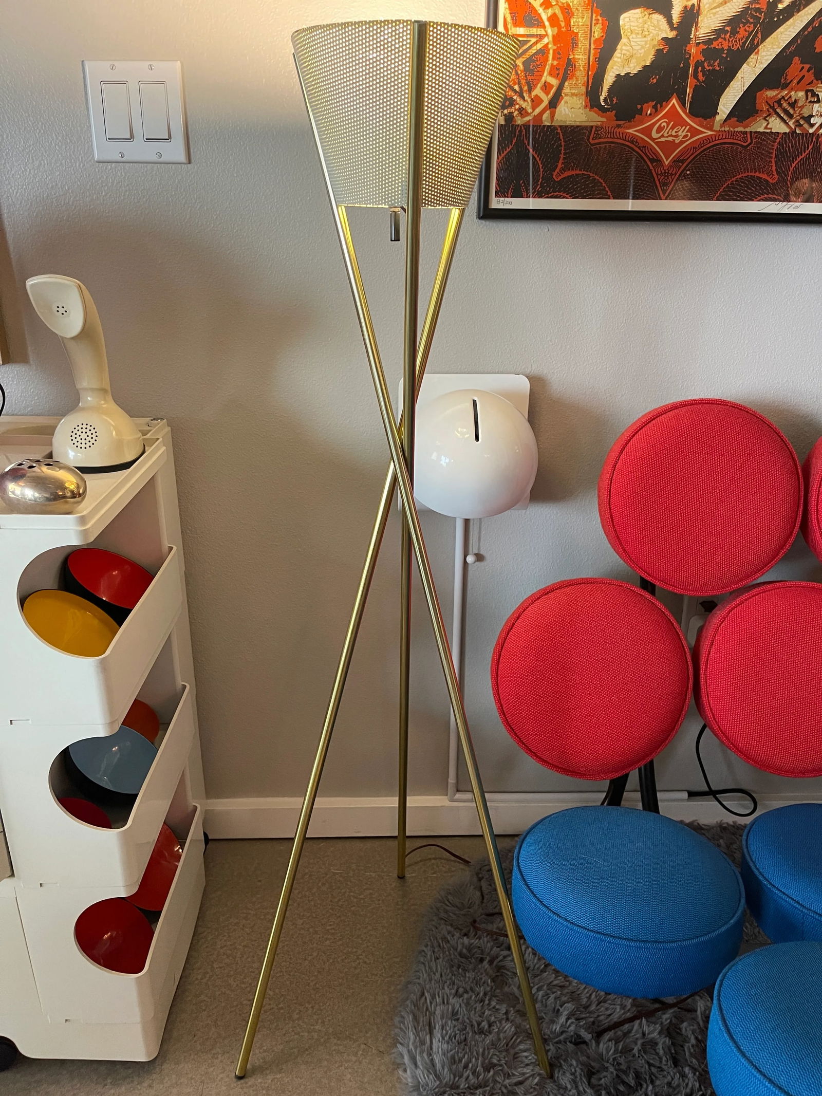 Pair of Gerald Thurston Lightolier Tripod Floor Lamps, Early 50s Design - 3