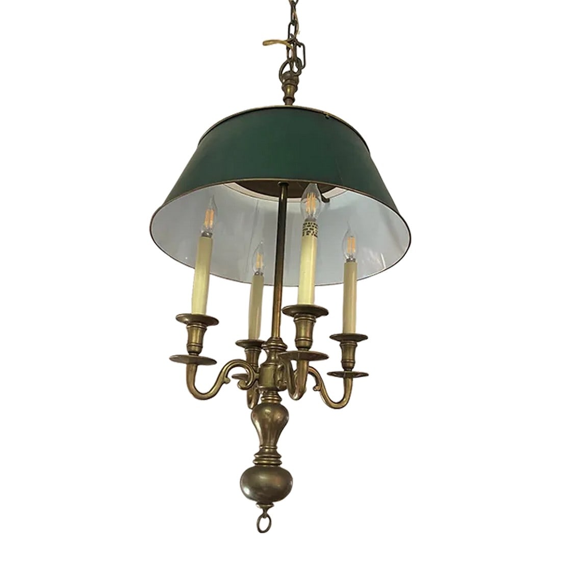 Vintage 1980s Green Bouillotte Lantern: Vintage Bouillotte hanging lantern in brass with green painted tole. An elegant creation that reflects a bygone era of aristocratic entertainment, this Bouillotte lantern captures an air of history an