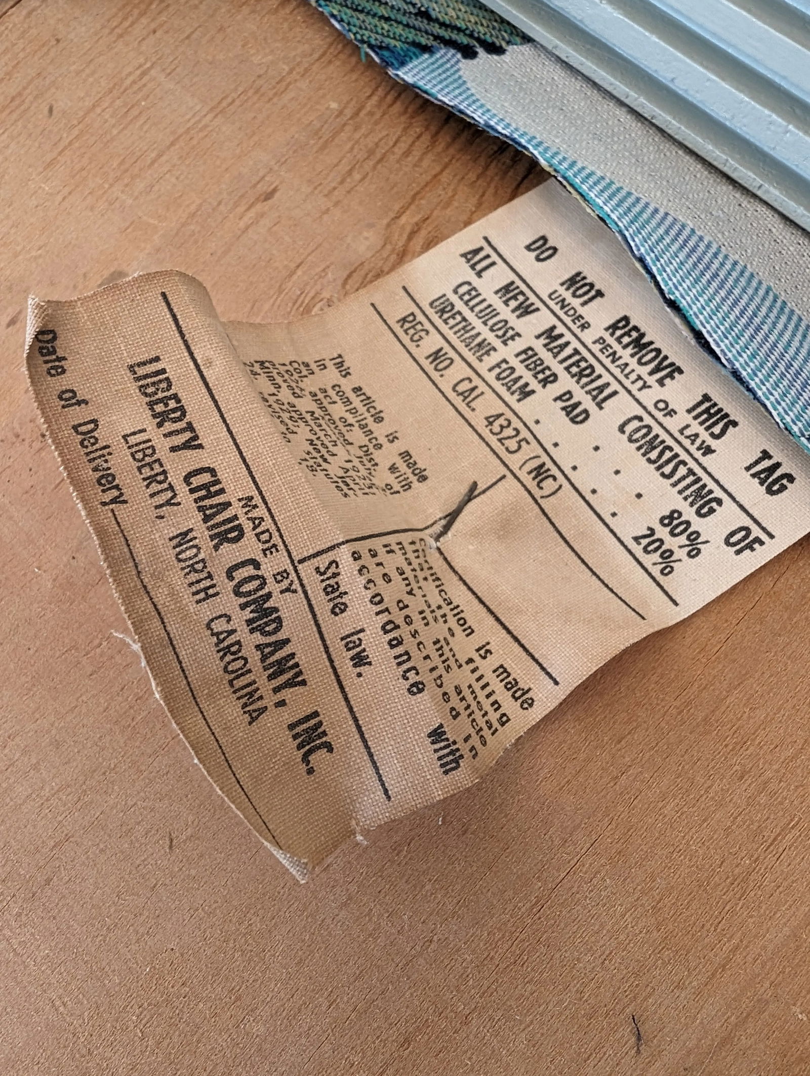 Mid 20th Century Pair of Ladderback Quatrefoil Chairs by Liberty Chair Company - 8