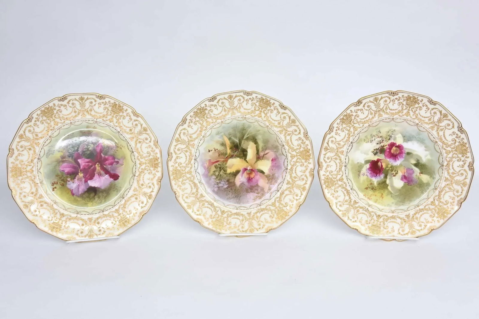 Set of 12 Orchid Presentation Plates, Ornate and Gilded - 3