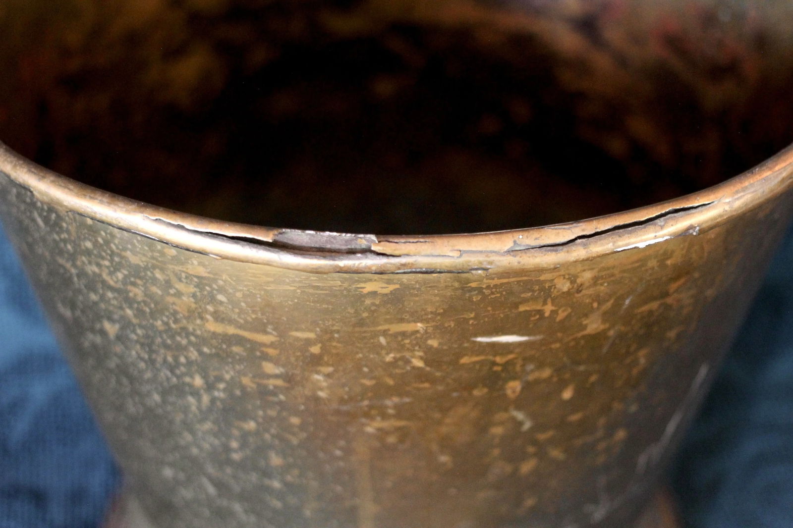 Late 19th Century Large Brass Coal Bucket With Handle - 4