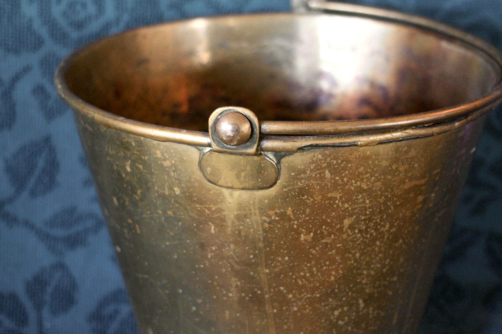 Late 19th Century Large Brass Coal Bucket With Handle - 7