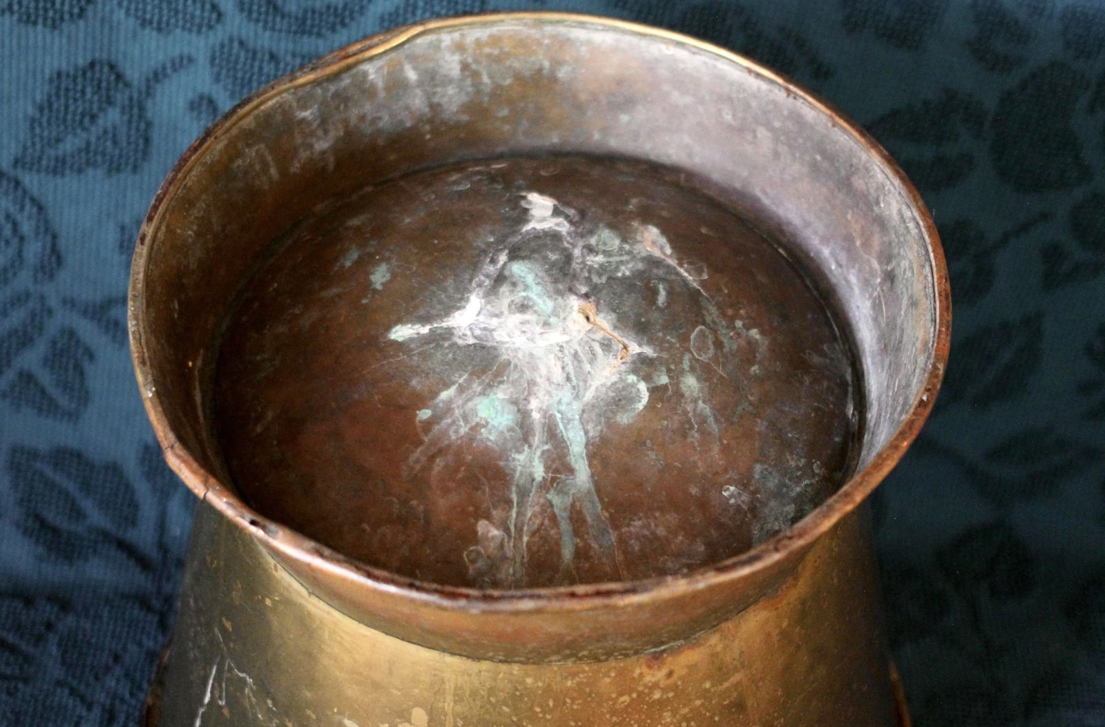 Late 19th Century Large Brass Coal Bucket With Handle - 8