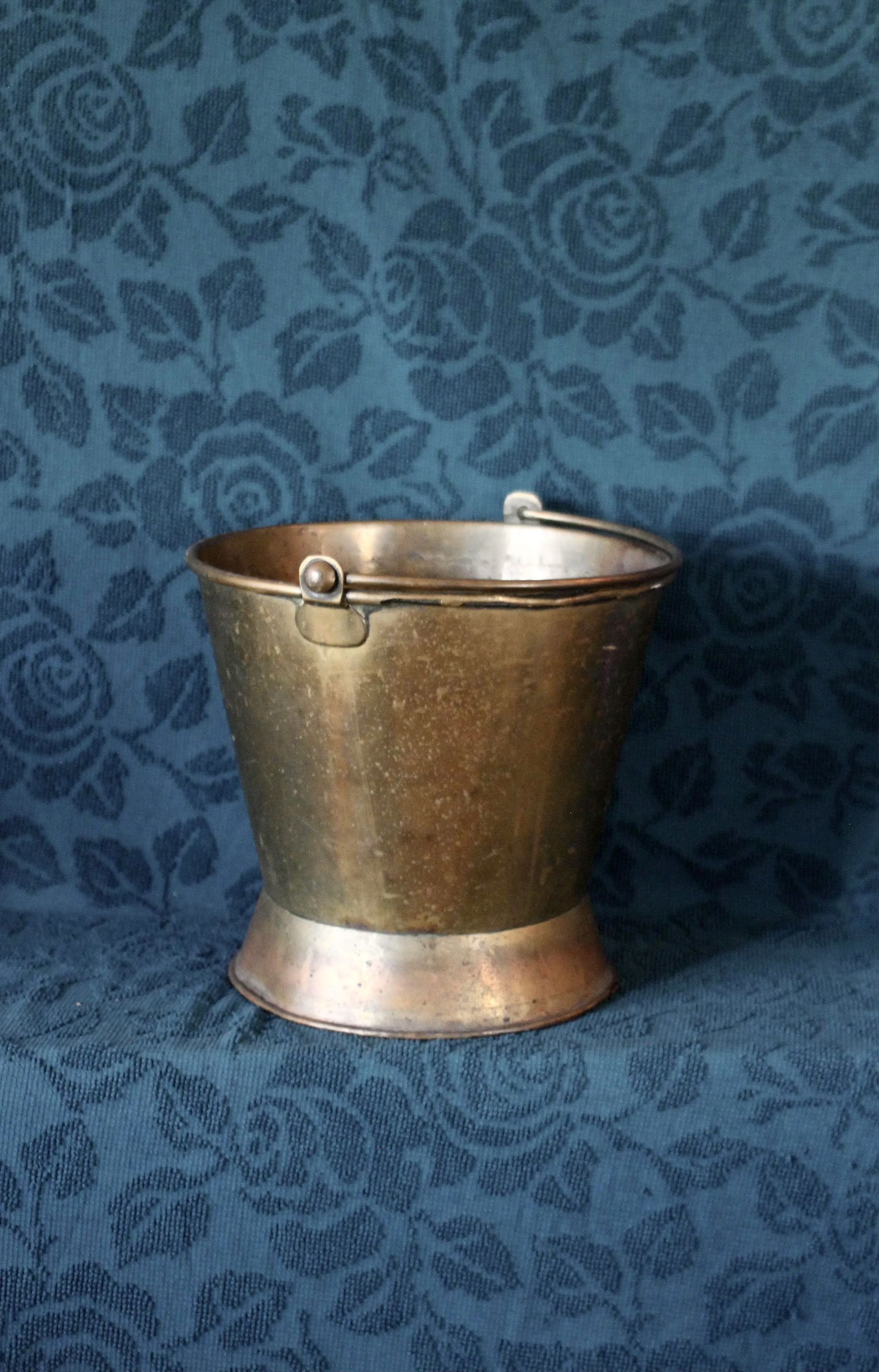 Late 19th Century Large Brass Coal Bucket With Handle - 9