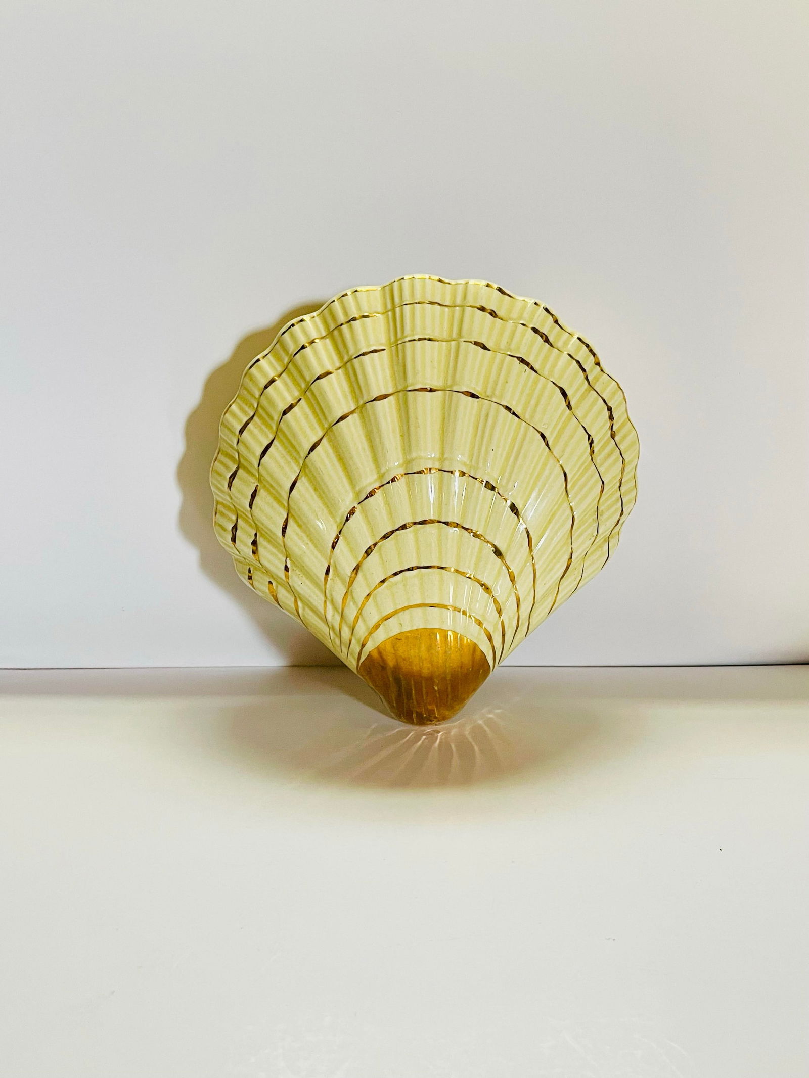 Vintage Yellow & Gold Seashell Hanging Vase - 4