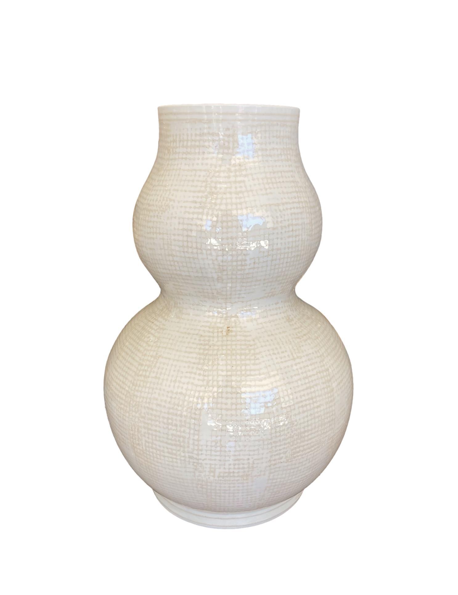 1990s Roy Hamilton Studio Pottery "Linen" Double Gourd Vase in Beige on Cream - 3