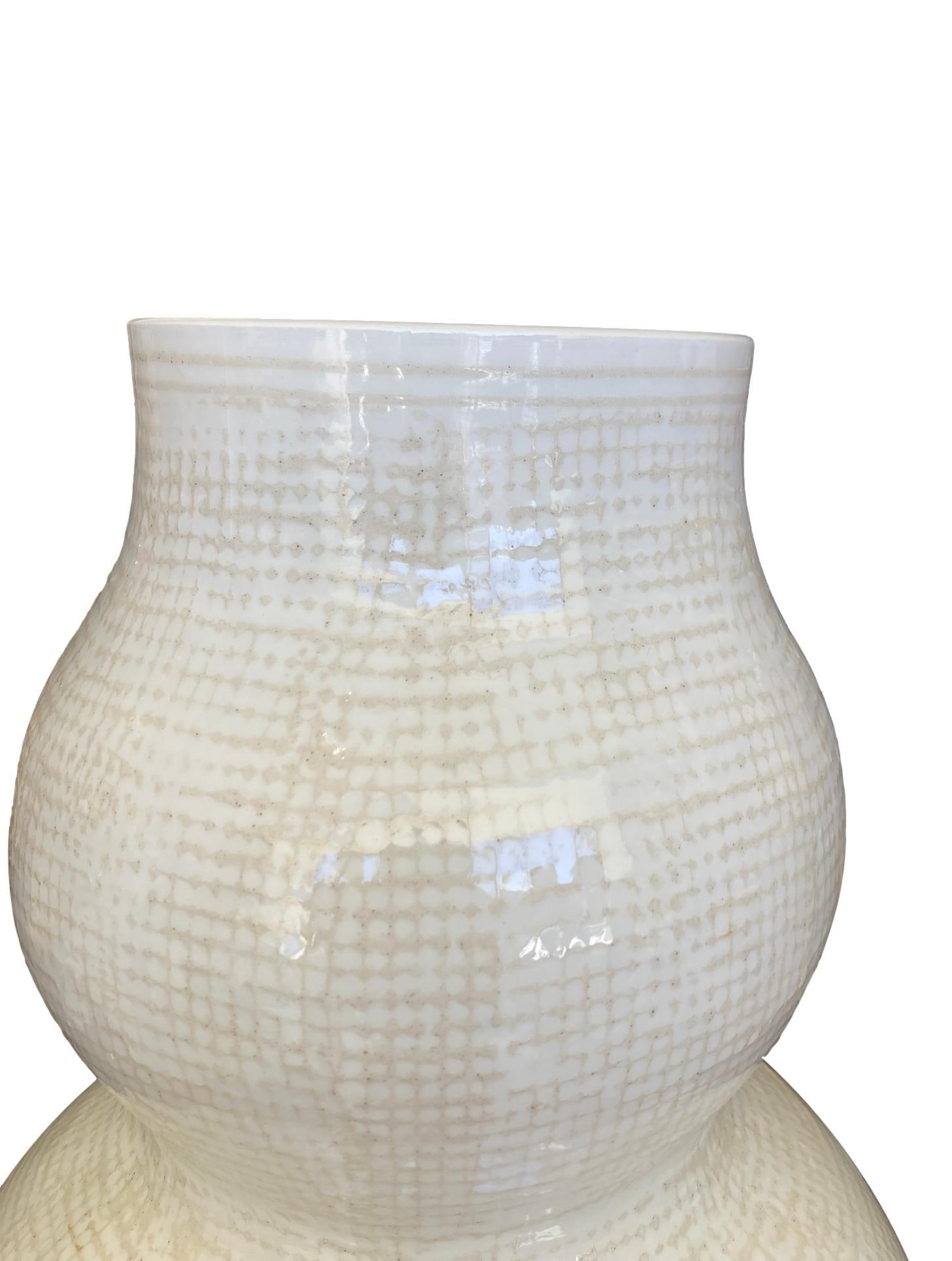 1990s Roy Hamilton Studio Pottery "Linen" Double Gourd Vase in Beige on Cream - 4