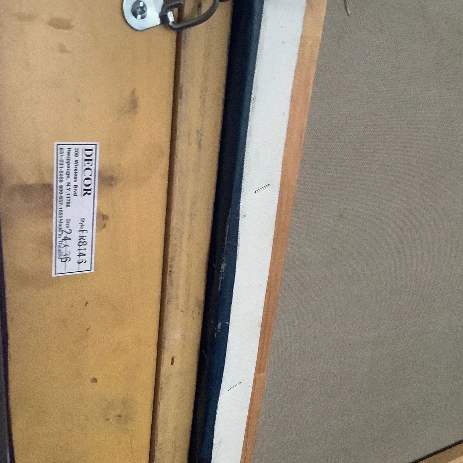 Mid-Century Still Life Oil Painting in Giltwood Frame - 10