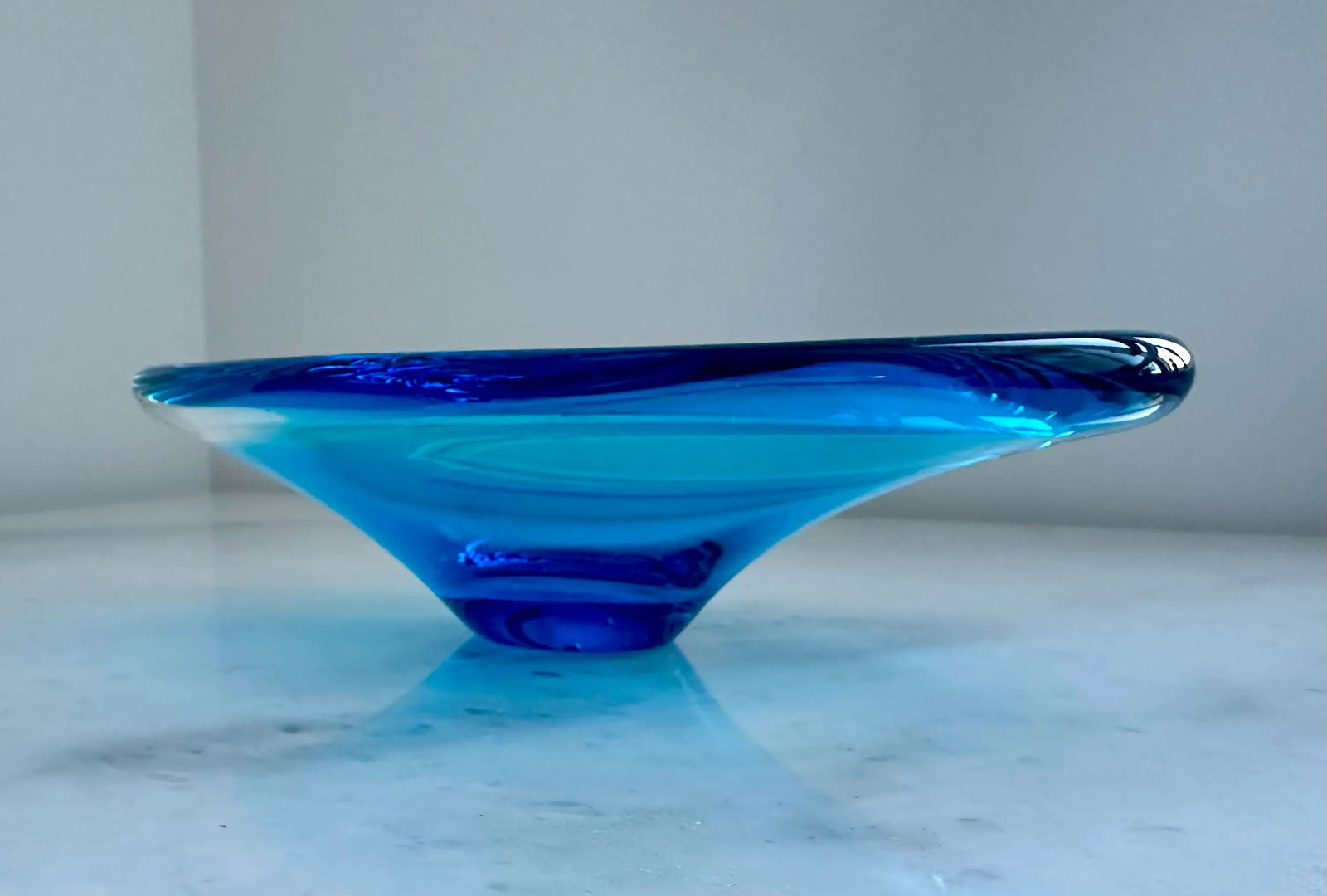 Mats Jonasson Art Glass Blue Bowl, Sweden 1970s Mid Century Modern - 4