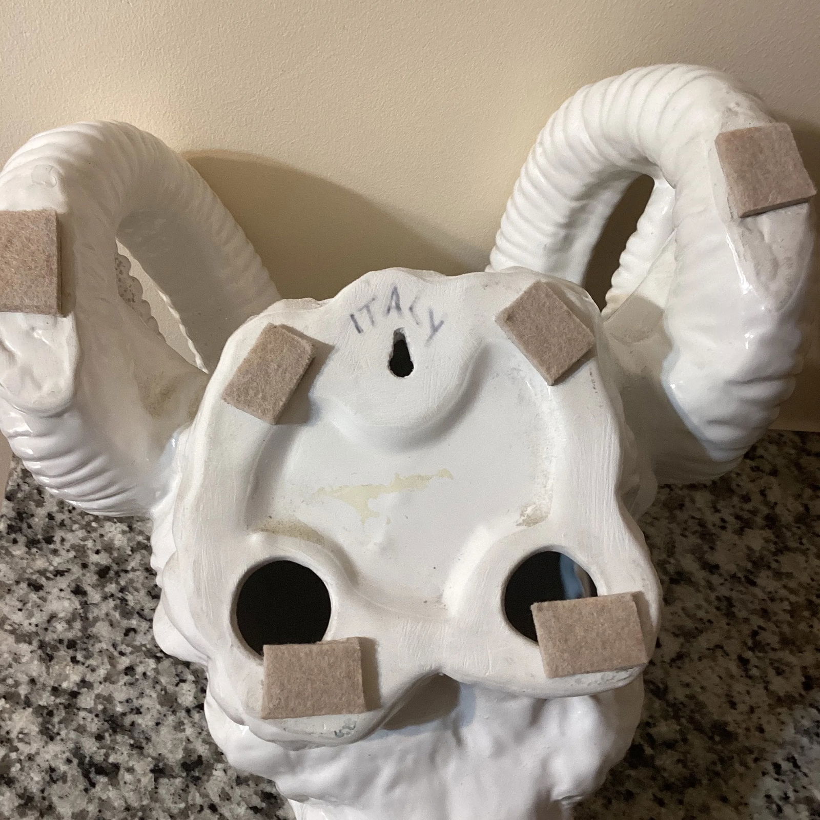 Vintage Neoclassical Italian White Glazed Porcelain Ram's Head Wall Hanging Sculpture, Circa 1980s - 12