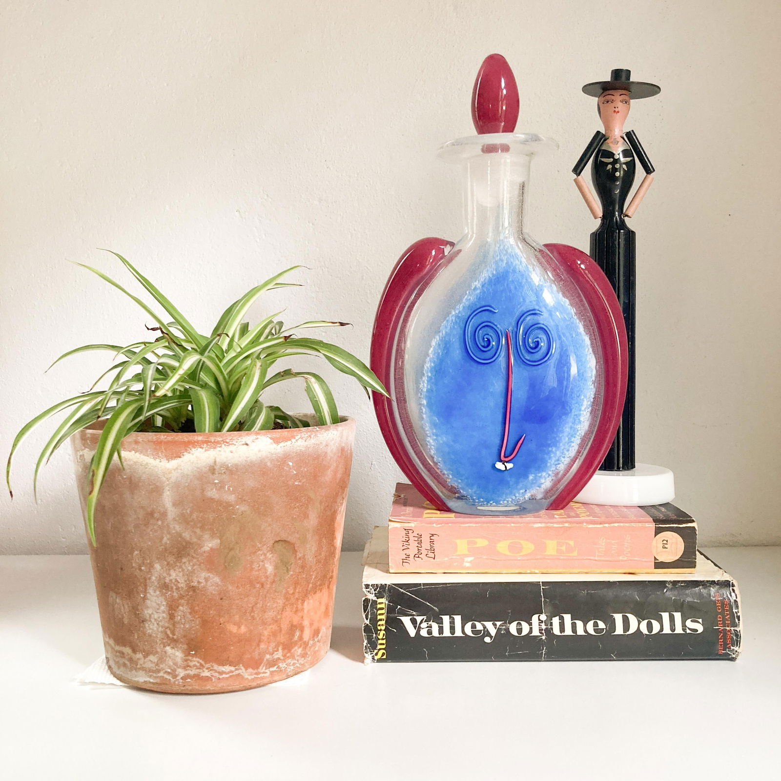 Postmodern Style Fineline Studios by Kerry Feldman Handblown Glass Decanter 1993 - 2