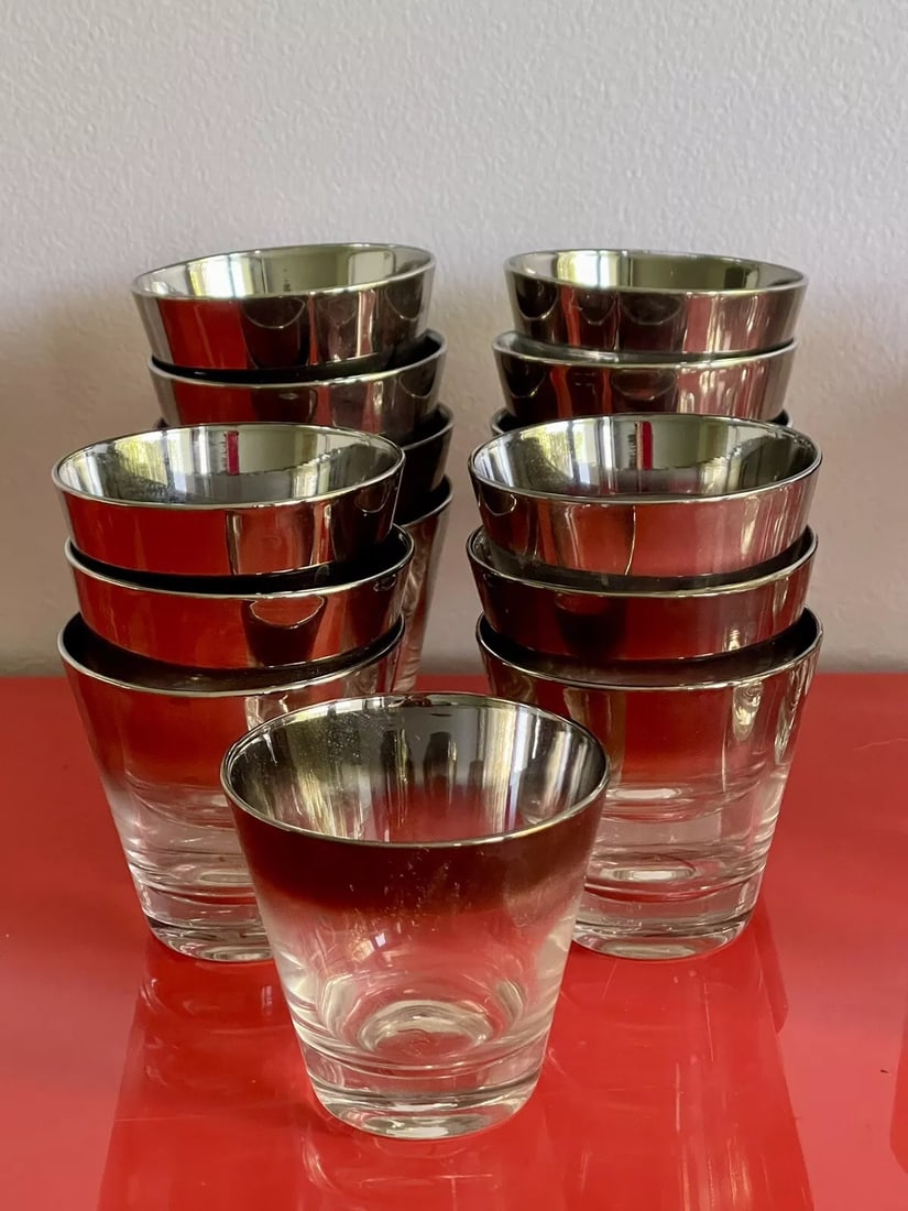 1960s Mercury Silver Fade Dorothy Thorpe Barware Set- 43 Pieces - 2