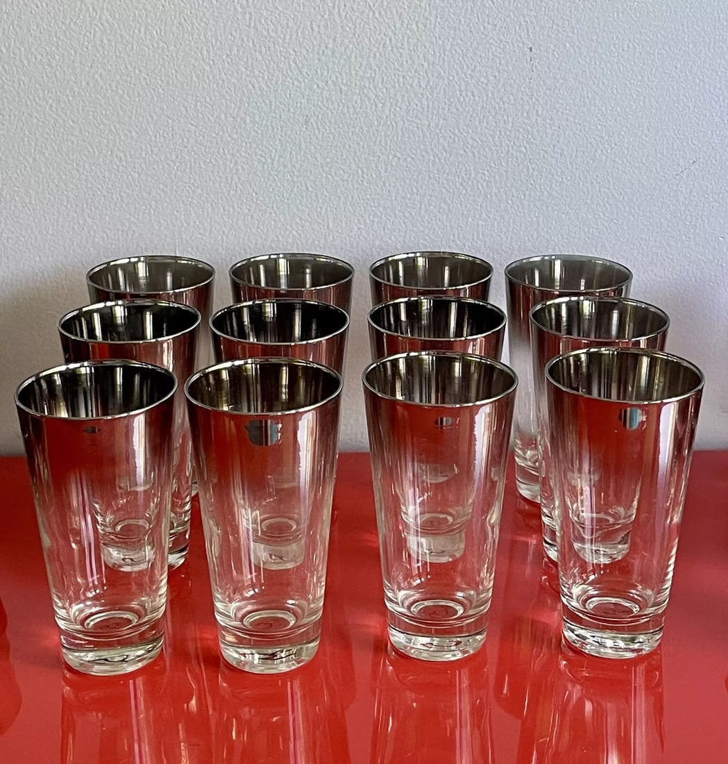 1960s Mercury Silver Fade Dorothy Thorpe Barware Set- 43 Pieces - 3