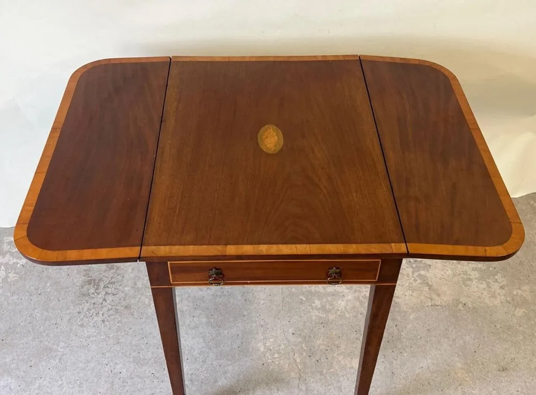 Federal Mahogany Inlaid Pembroke Table - 3
