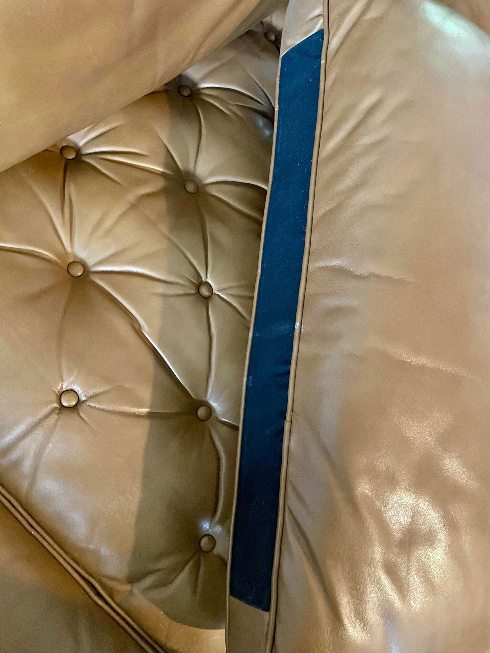 Model No. 263 Mid-Century Modern Three-Seater Sofa by Mies Van Der Rohe for Knoll International, 196 - 9