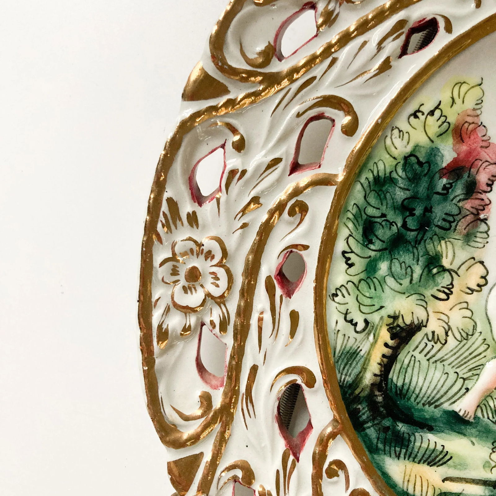 Pair of Capodimonte Porcelain Decorative Wall Plates With Cherubs, 1950's - 3