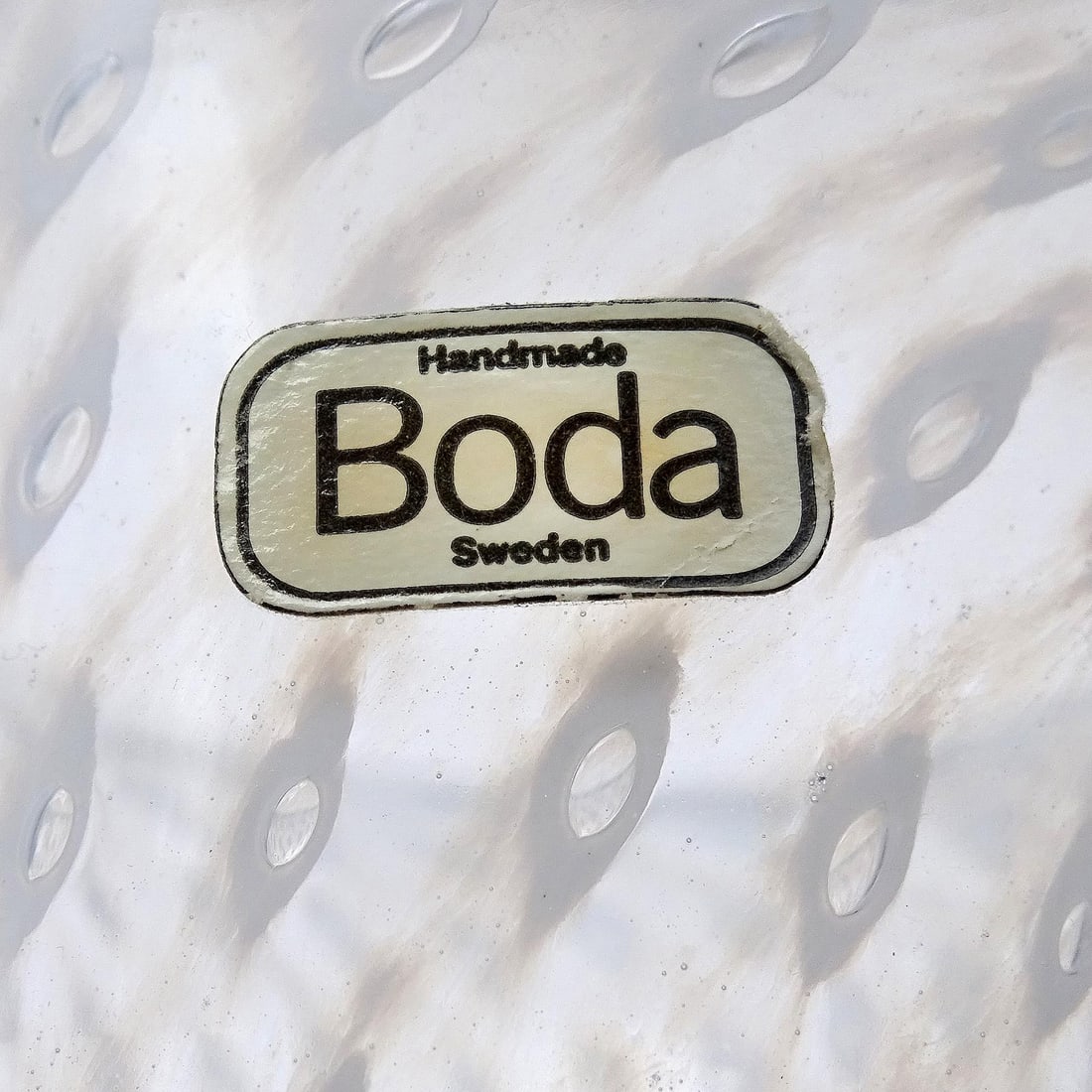 Boda Bertil Vallien Vintage White Bubble Cirrus Design Sweden Art Glass Footed Vintage Flower Vase - 4