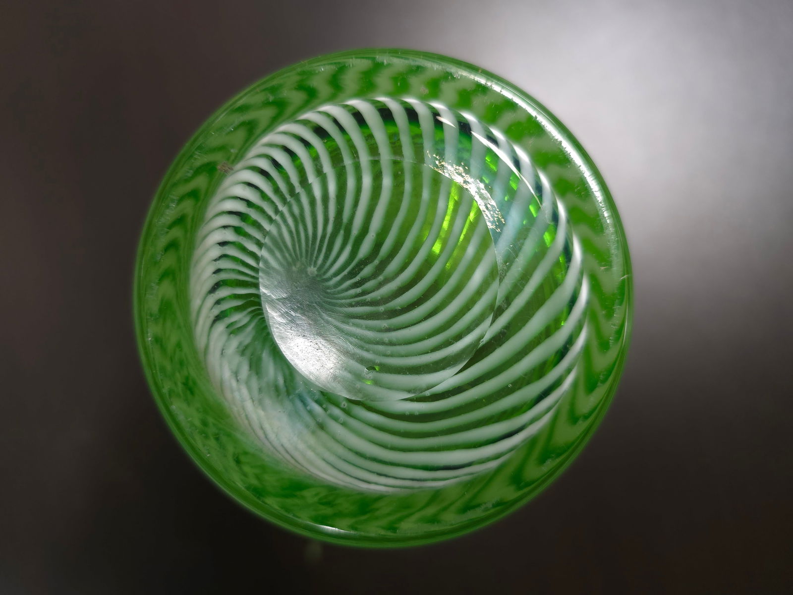 Late 20th Century Swirl Pattern Art Glass Vase - 6