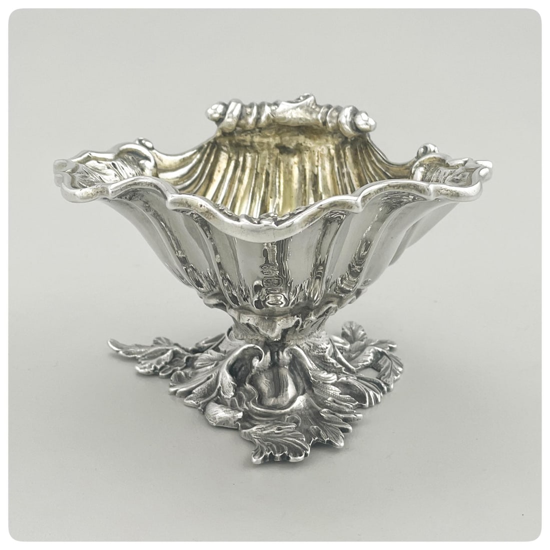 English Sterling Silver and Vermeil Salt Cellar, Hands and Company, London, 1852-1853 - 2