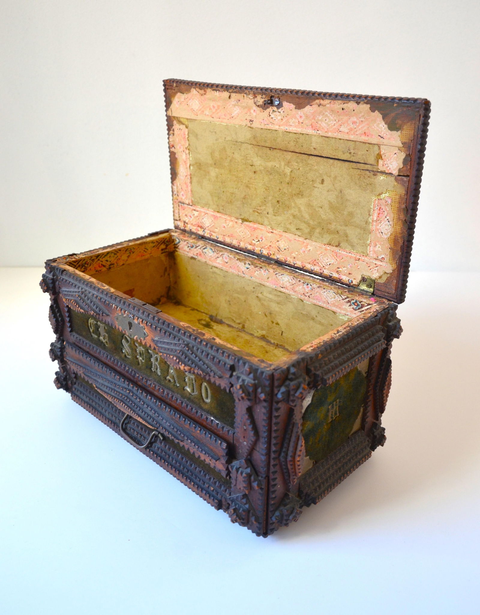 Turn of the Century Hand Carved Tramp Art Wooden Jewelry Box, Circa 1900 - 7