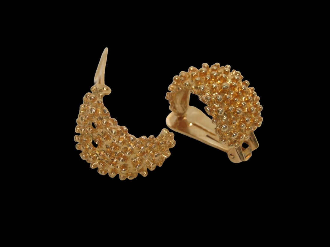 1980s Stunning Gold Caviar Matte Gold Earrings, 2 Pieces - 3