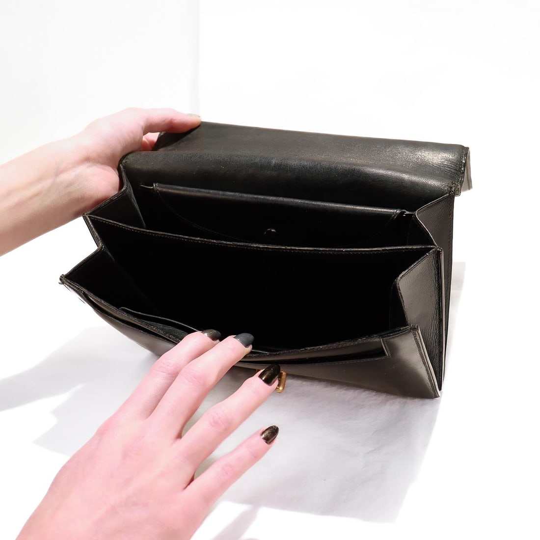 Vintage 1950s Hermes "Sac G8" Handbag in Black Box Leather - 9