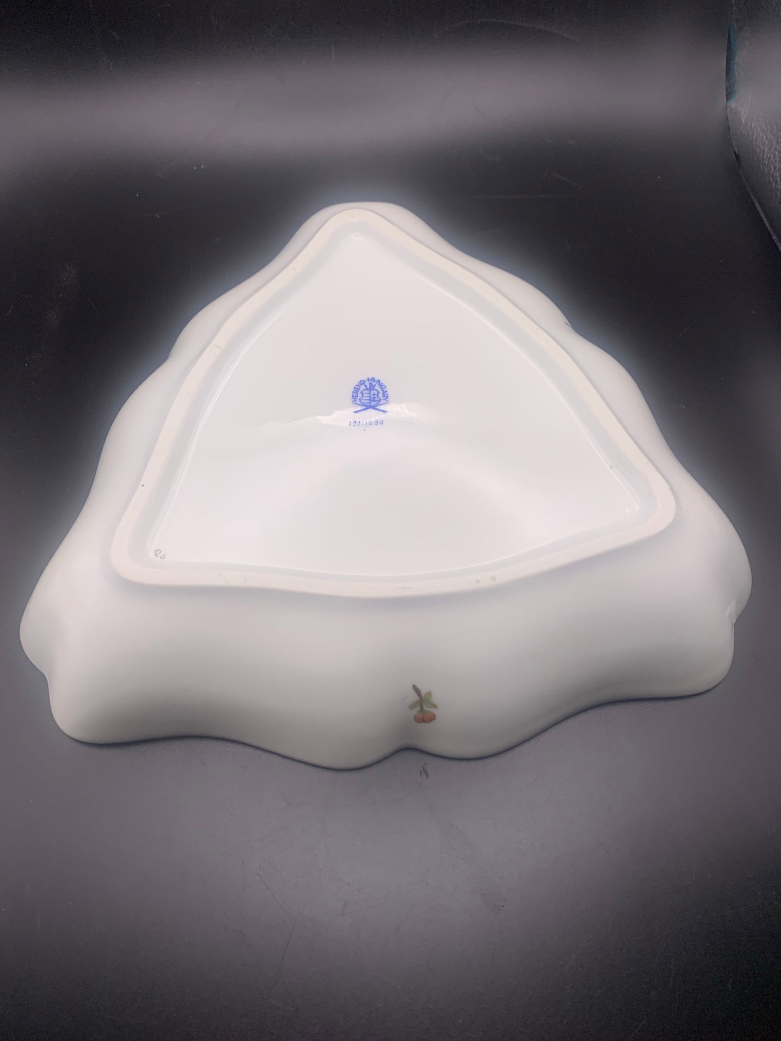 Mid 20th Century Herend Queen Victoria Triangular Dish - 2