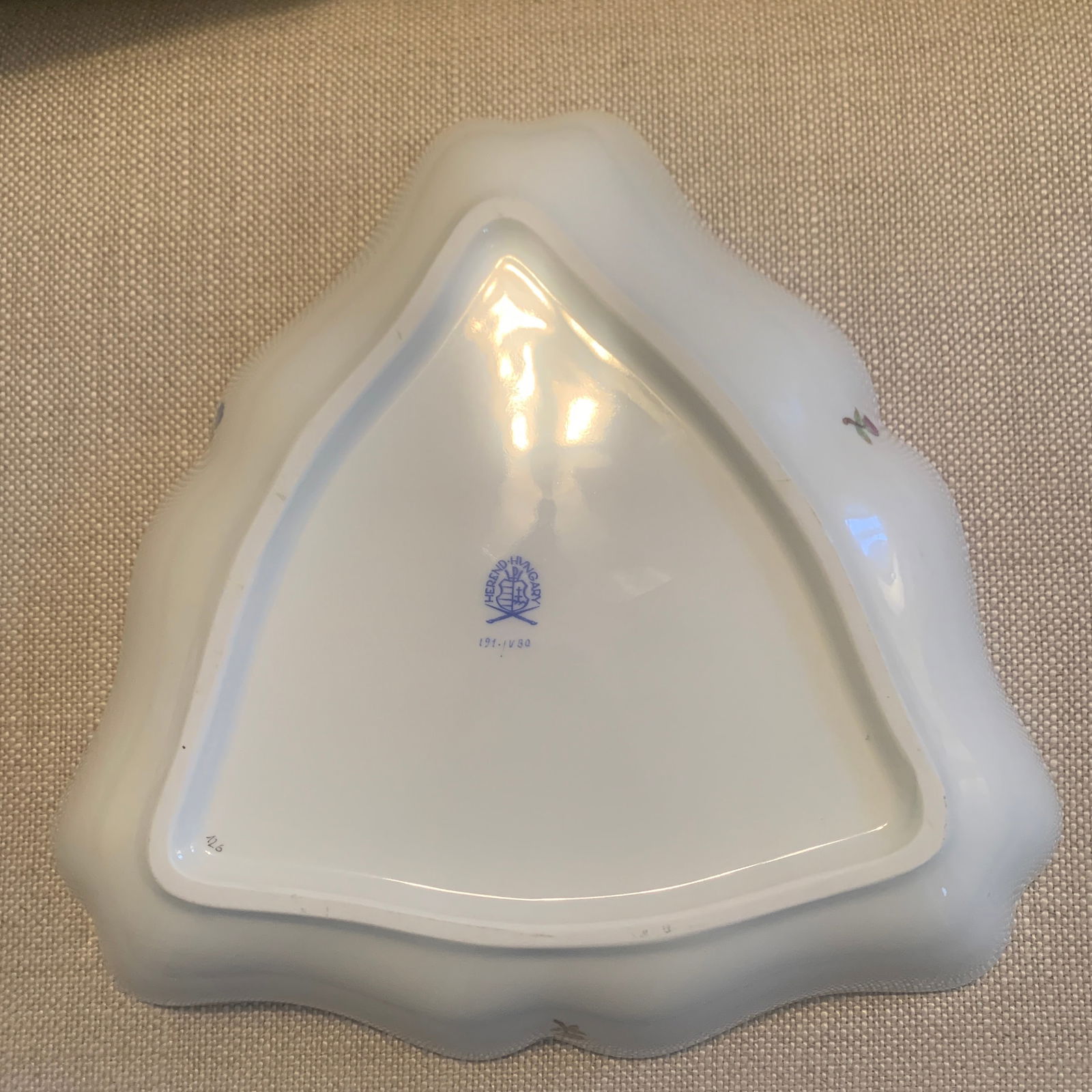 Mid 20th Century Herend Queen Victoria Triangular Dish - 7