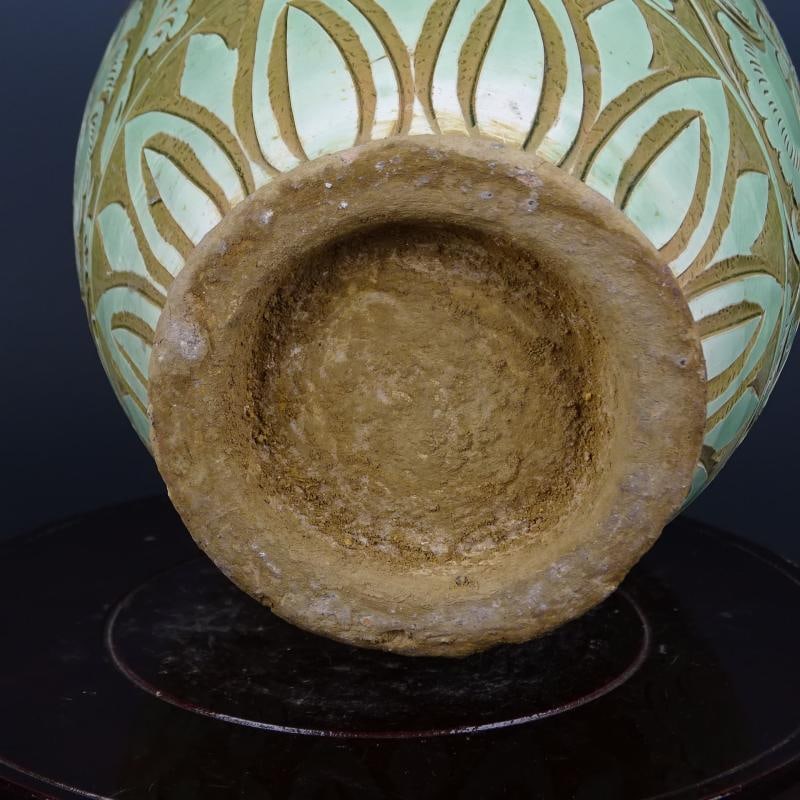 Vintage Chinese Porcelain Song Cizhou Kiln Green Glaze Porcelain Vase Hand Carved Flowers and Crane - 7