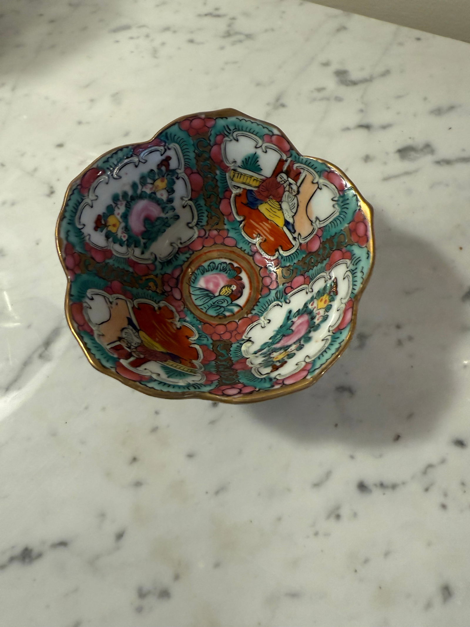 Late 18th Century Rose Famille Bowl - 4