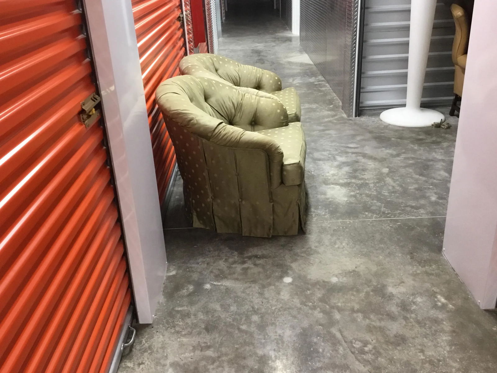 Vintage Ethan Allen Swivel Chairs - a Pair - 7