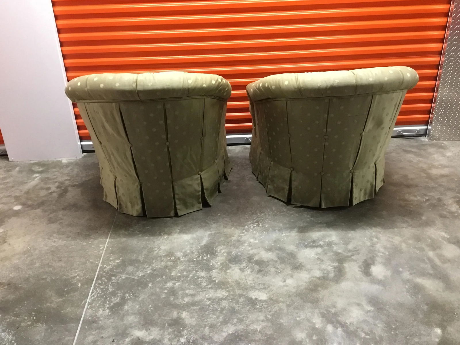 Vintage Ethan Allen Swivel Chairs - a Pair - 8