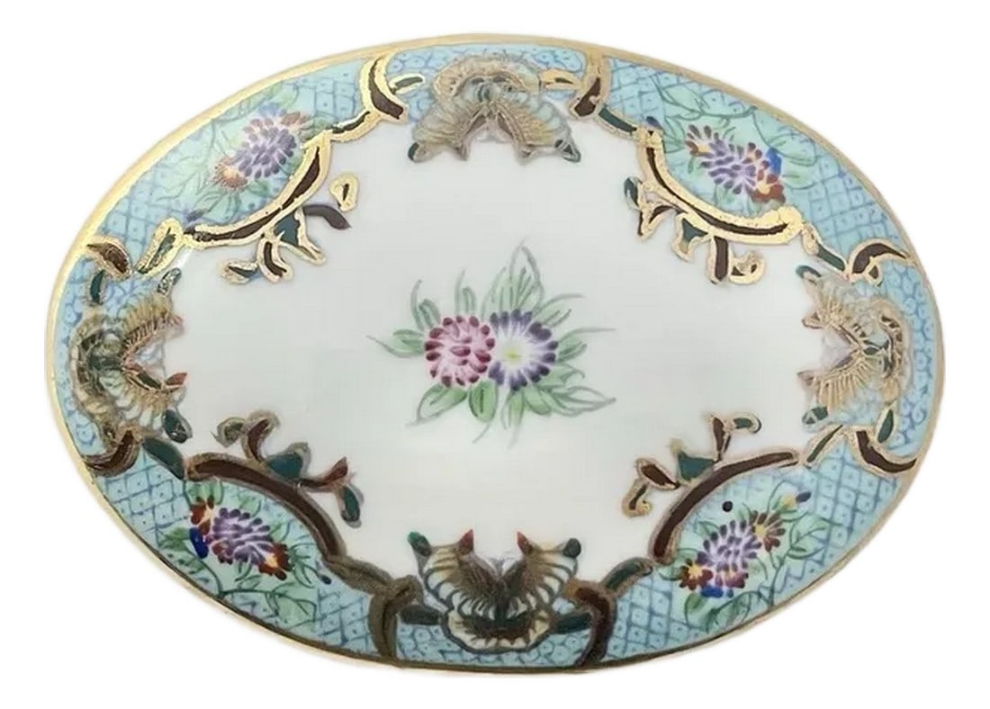 1960s Limoges Porcelain Hand Painted Baby Blue Butterfly Small Trinket Box: 1960s Limoges Porcelain Hand Painted Baby Blue Butterfly Small Trinket Box 3.75" Good vintage condition. Small fleabite on rim and interior crazing present. Comes with age and use. See pictures.