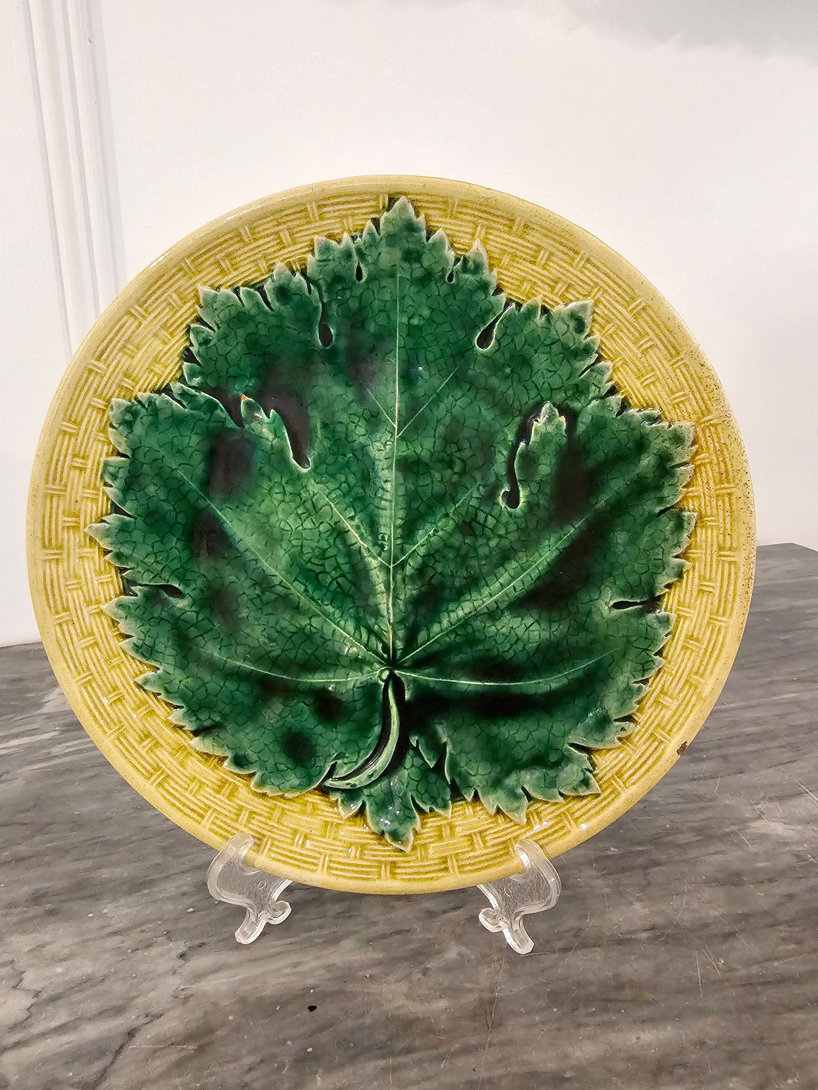 19th Century Begonia Leaf Majolica Plate - 4