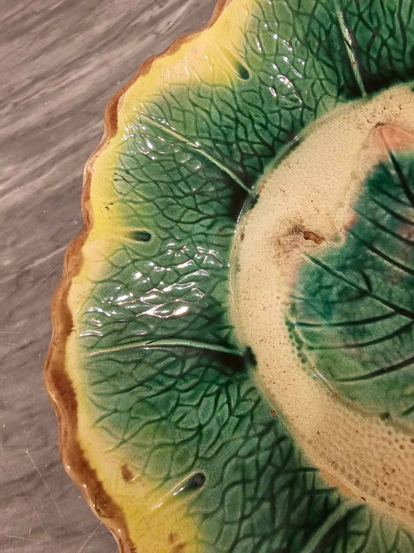 19th Century Majolica Grape Leaf Bowl - 6