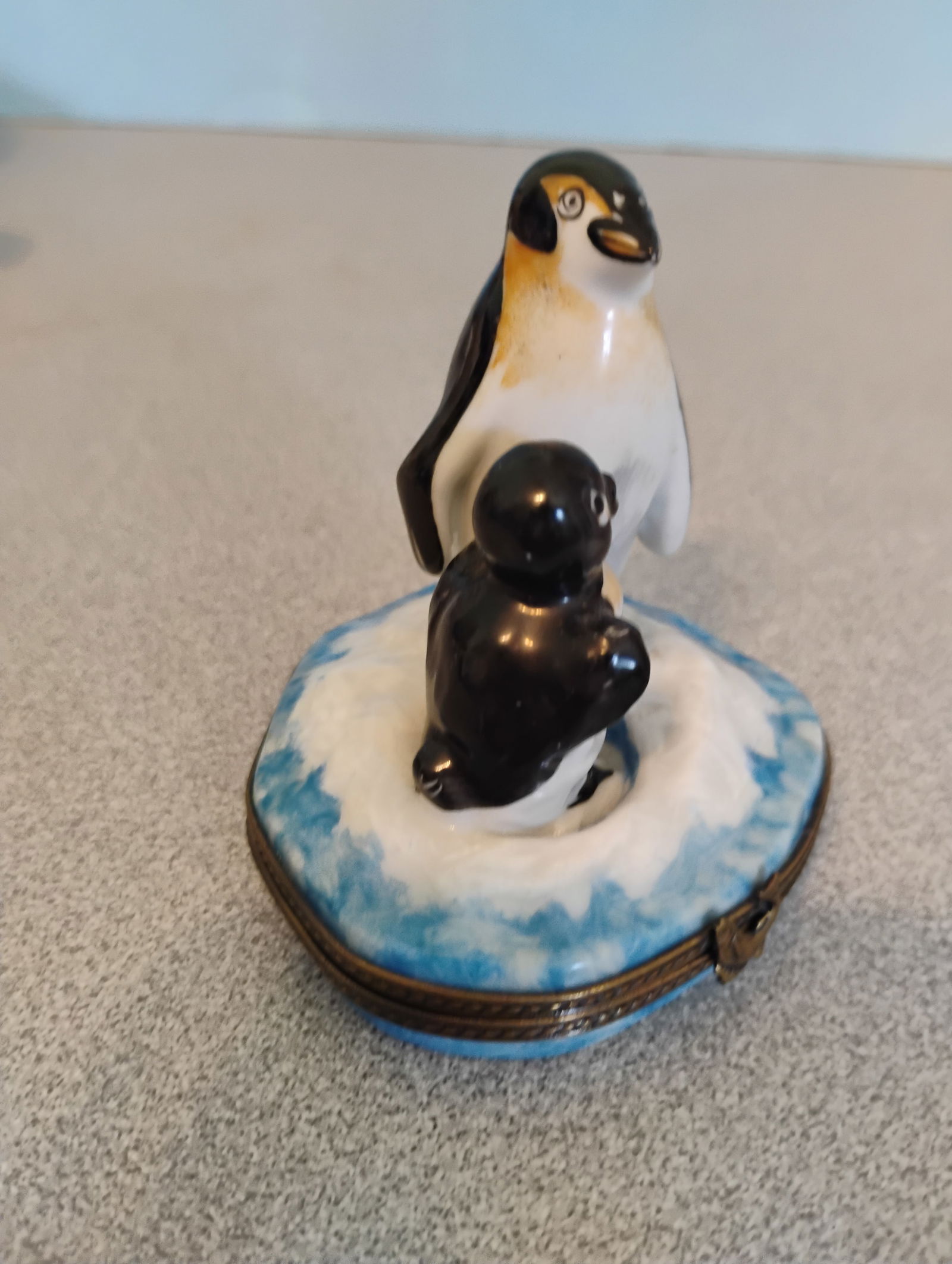 1980s Pient Main Limoges France Penguin Trinket Box - 2
