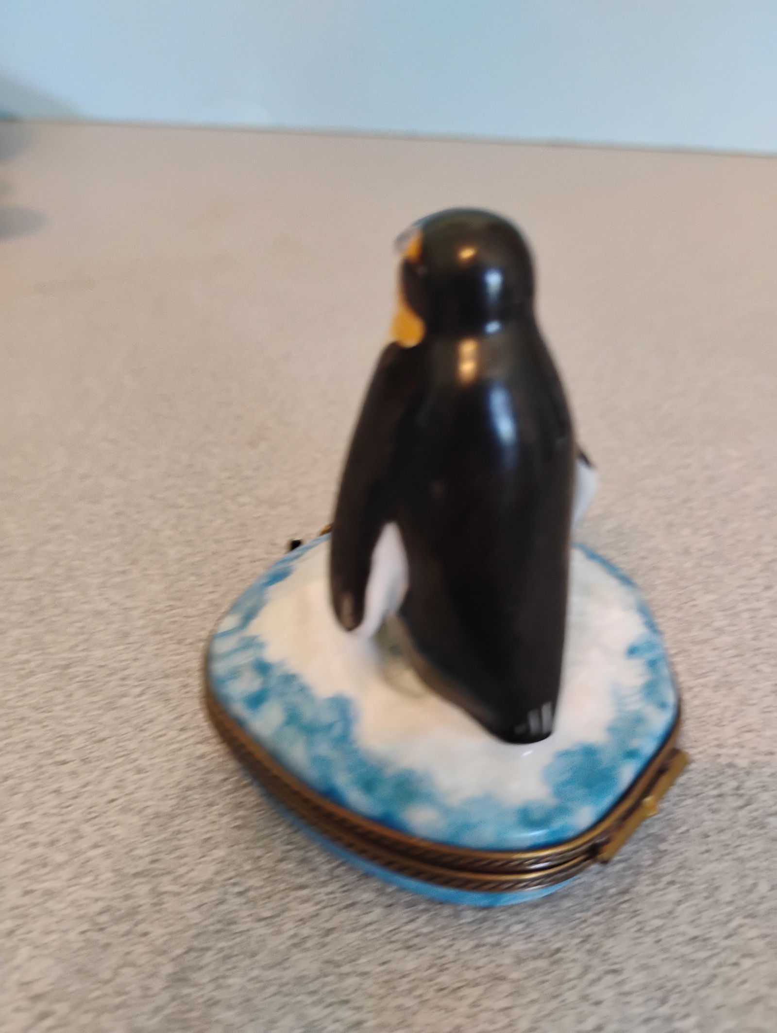 1980s Pient Main Limoges France Penguin Trinket Box - 4