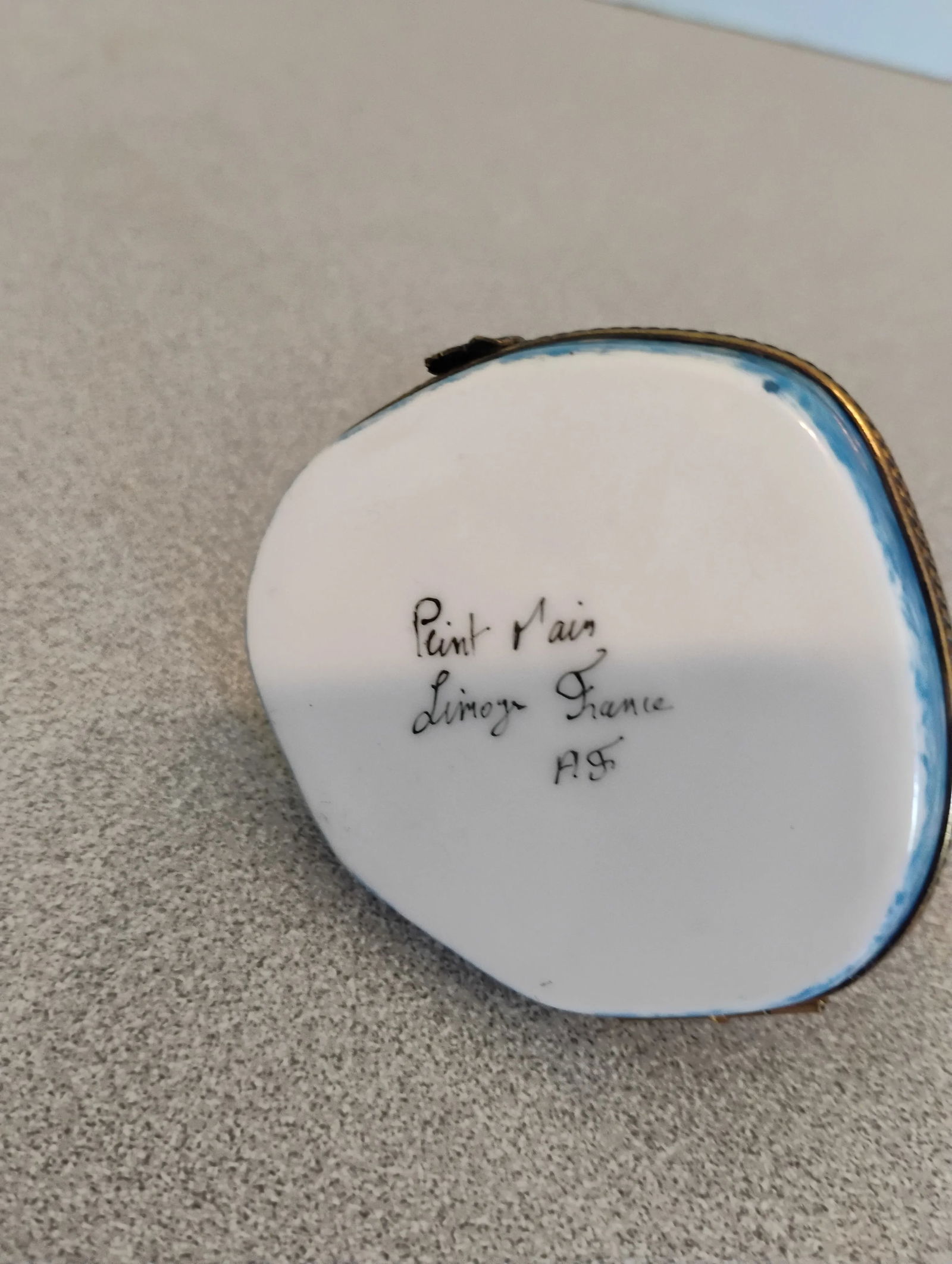 1980s Pient Main Limoges France Penguin Trinket Box - 5